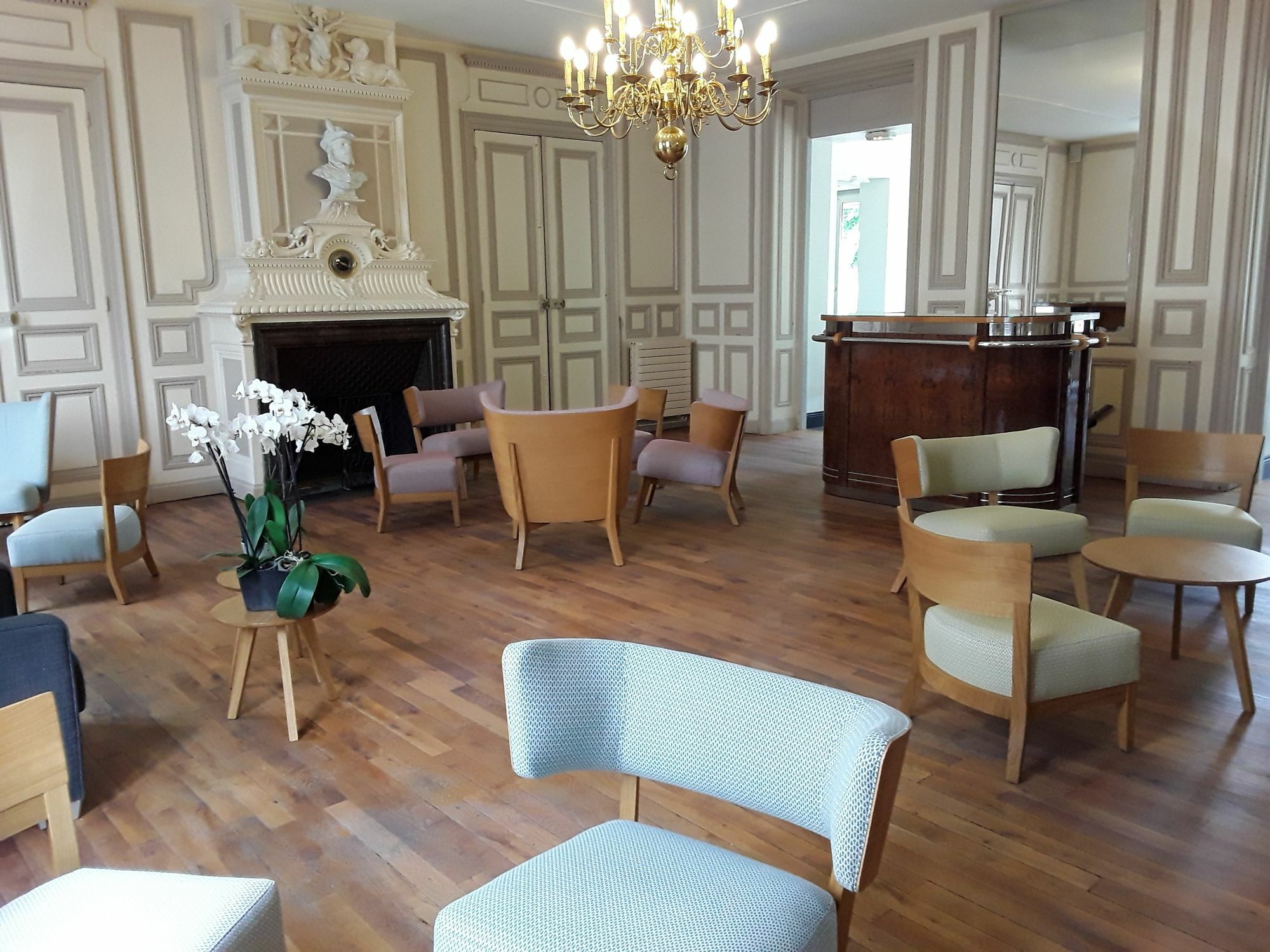 Logis Hotel De L'Europe Poitiers Zewnętrze zdjęcie