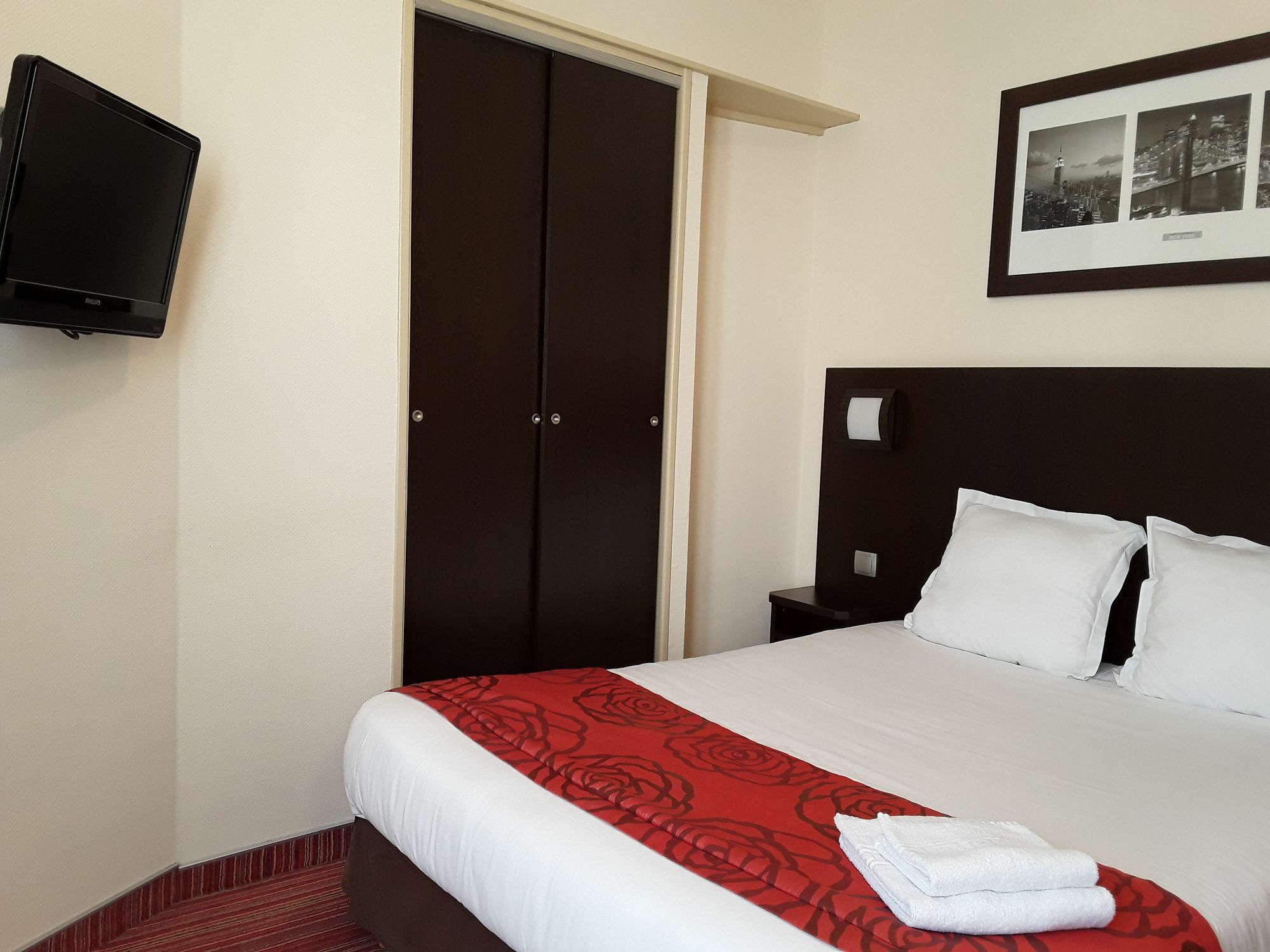Logis Hotel De L'Europe Poitiers Zewnętrze zdjęcie