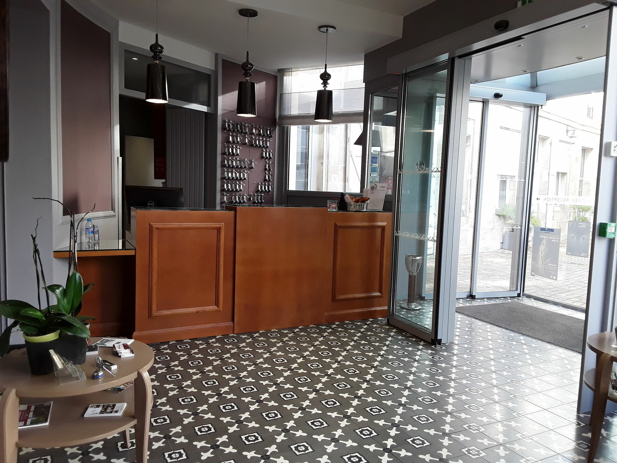 Logis Hotel De L'Europe Poitiers Zewnętrze zdjęcie
