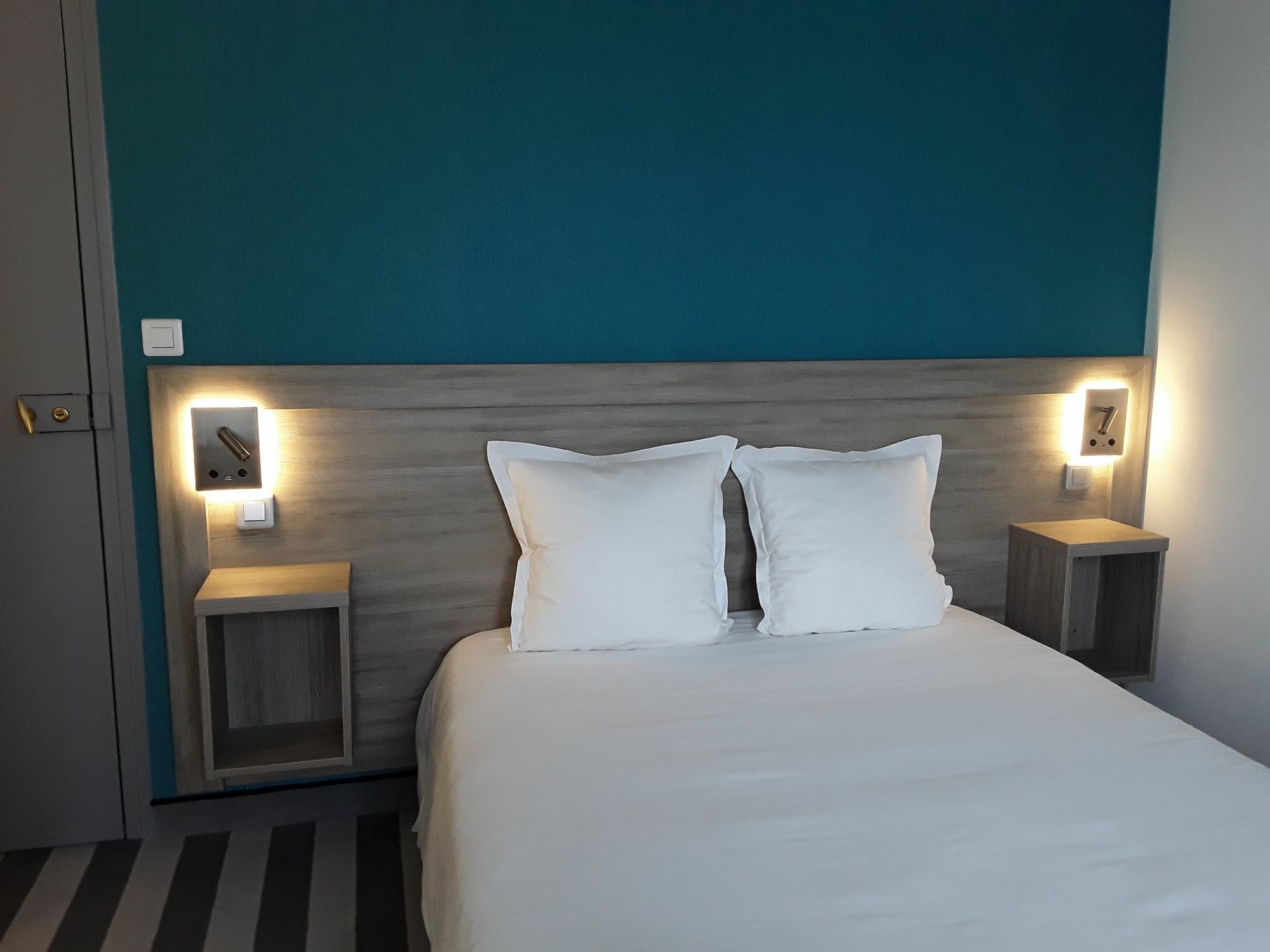 Logis Hotel De L'Europe Poitiers Zewnętrze zdjęcie